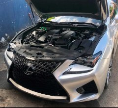 Lexus en el taller para revisión
